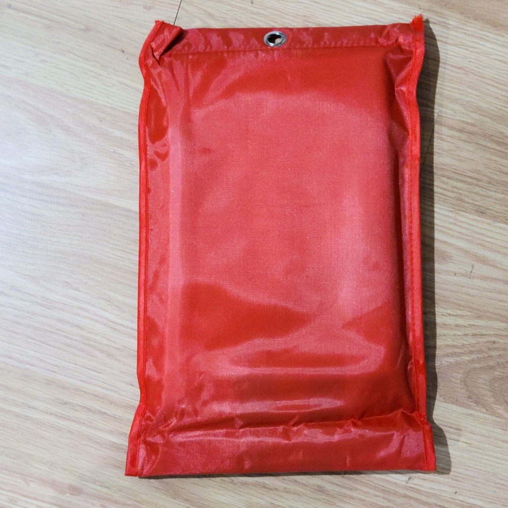 Emergency Fire Blanket 1.0m x 1.0m Glass Fiber Flame Retardant Safety - Picture 2 of 2